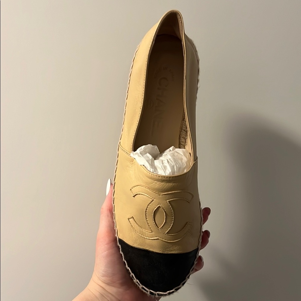 New Chanel Women's Cream and Black Espadrilles
